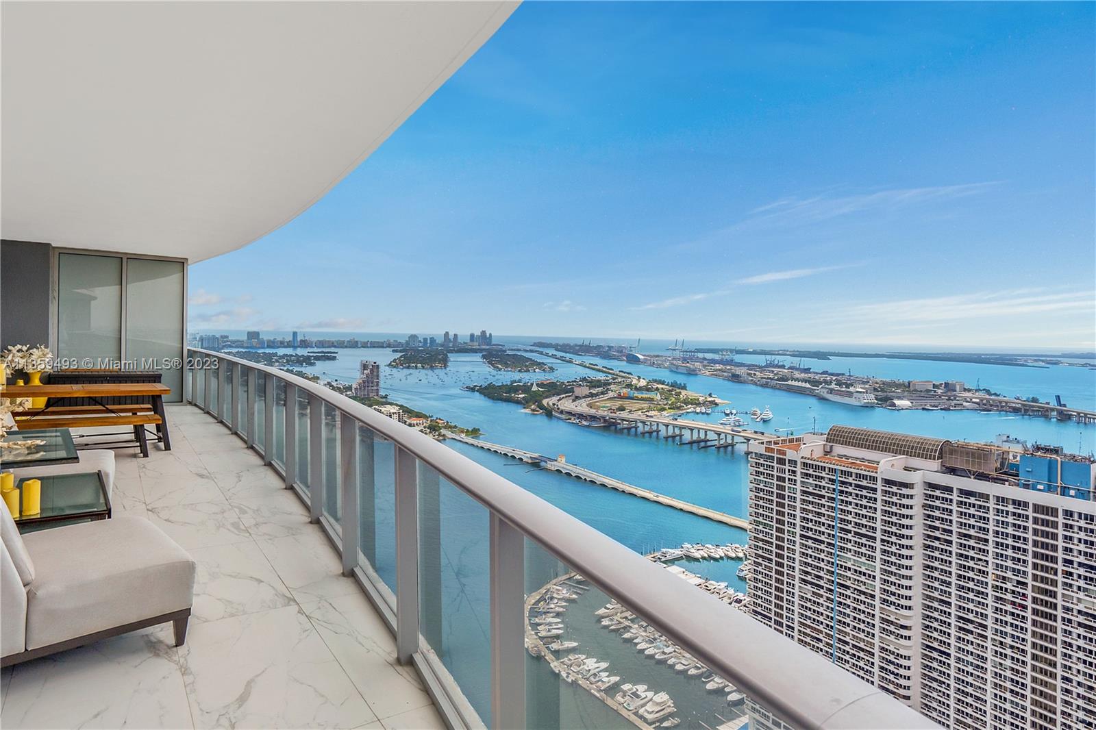 ARIA ON THE BAY CONDO - Residential
