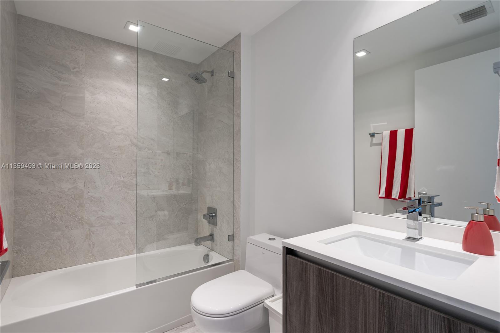 ARIA ON THE BAY CONDO - Residential