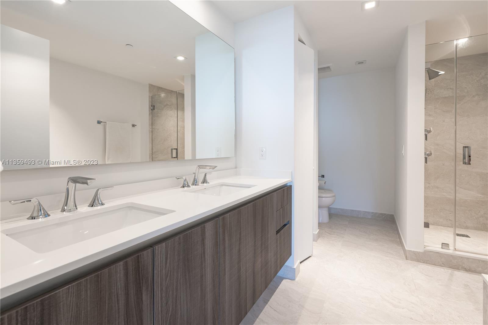 ARIA ON THE BAY CONDO - Residential