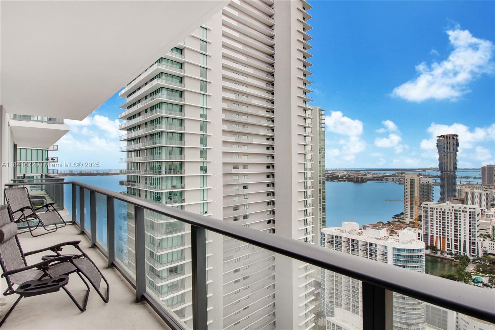 PARAISO BAYVIEWS CONDO - Residential