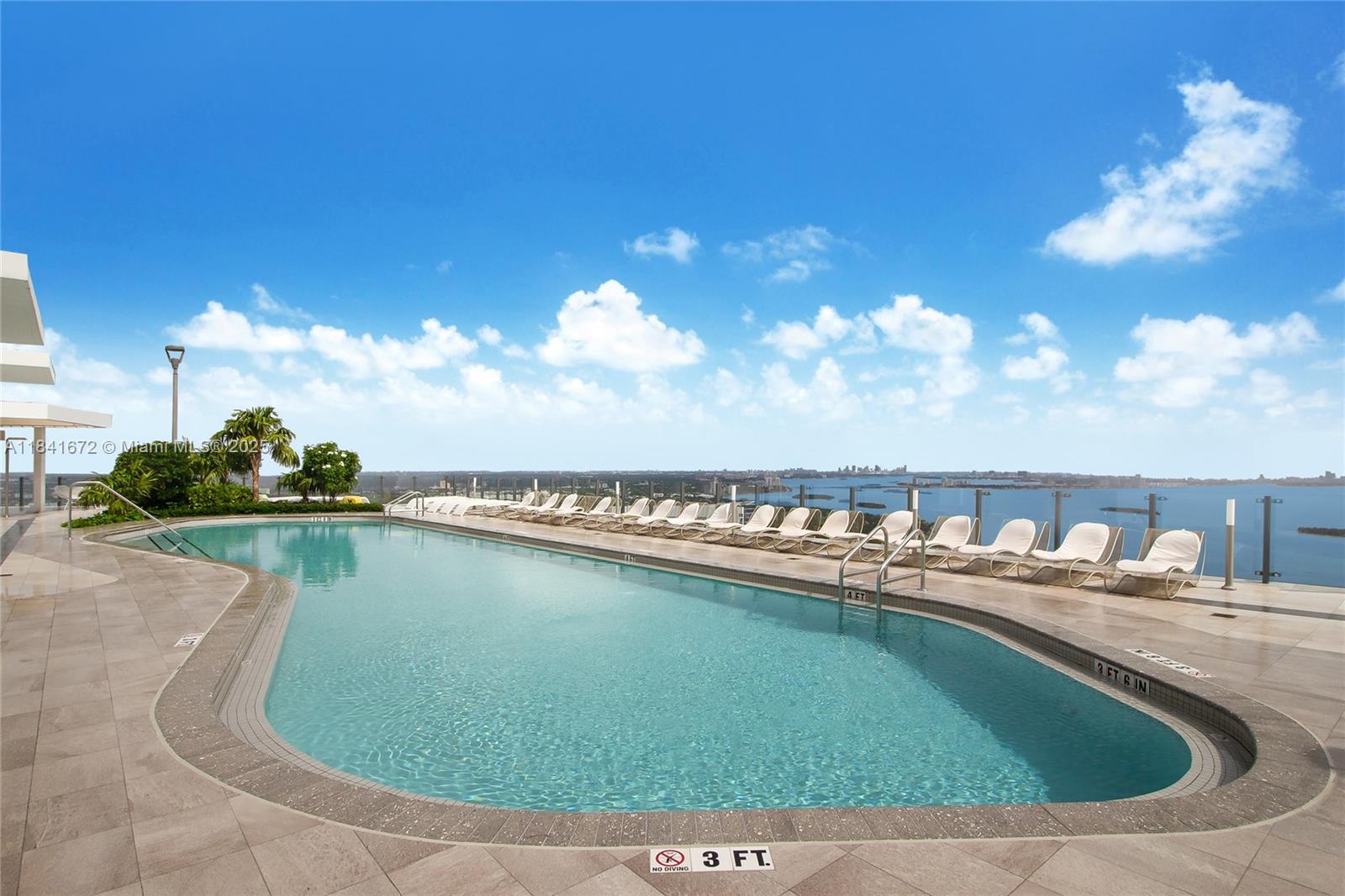 PARAISO BAYVIEWS CONDO - Residential