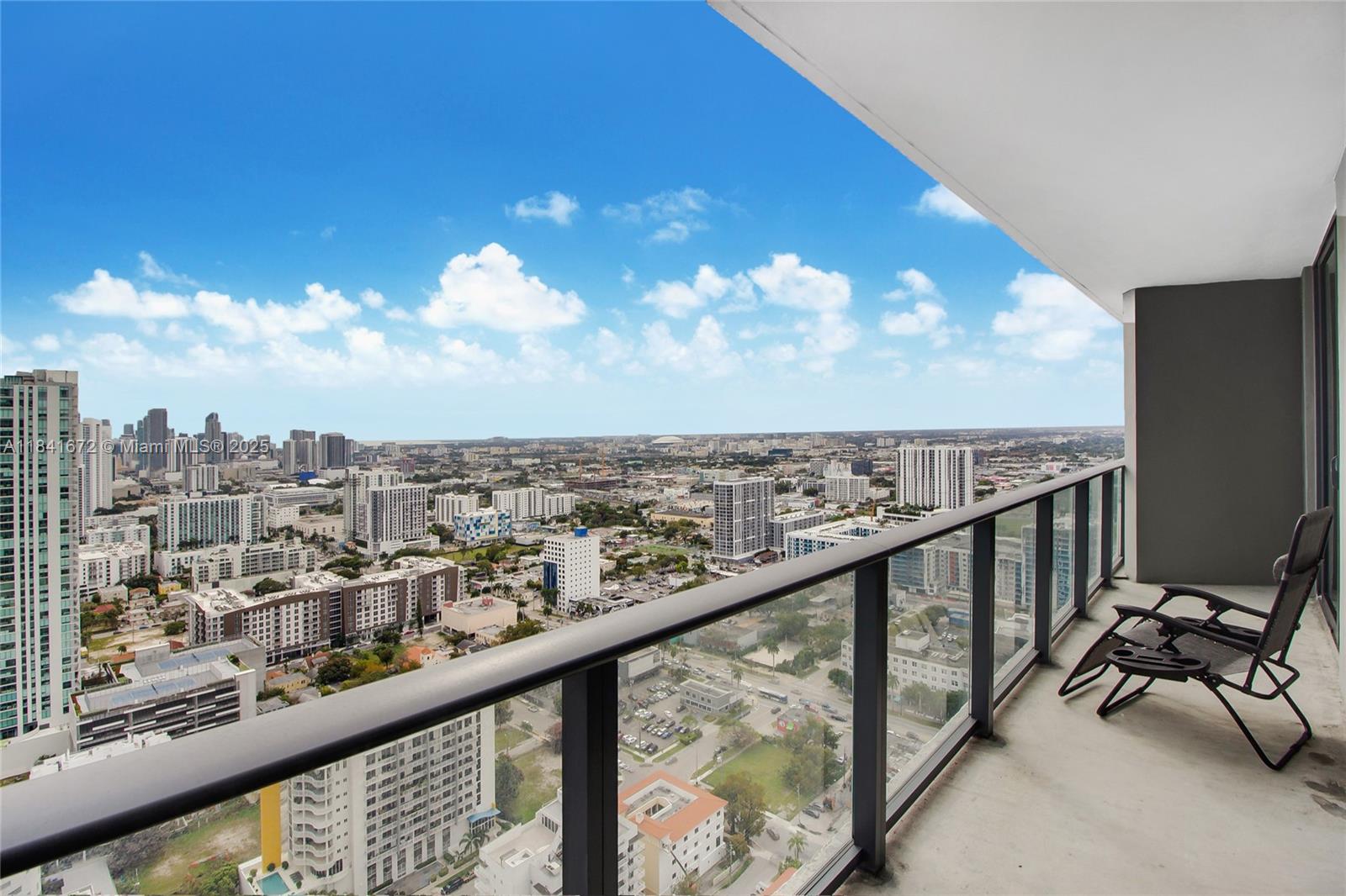 PARAISO BAYVIEWS CONDO - Residential