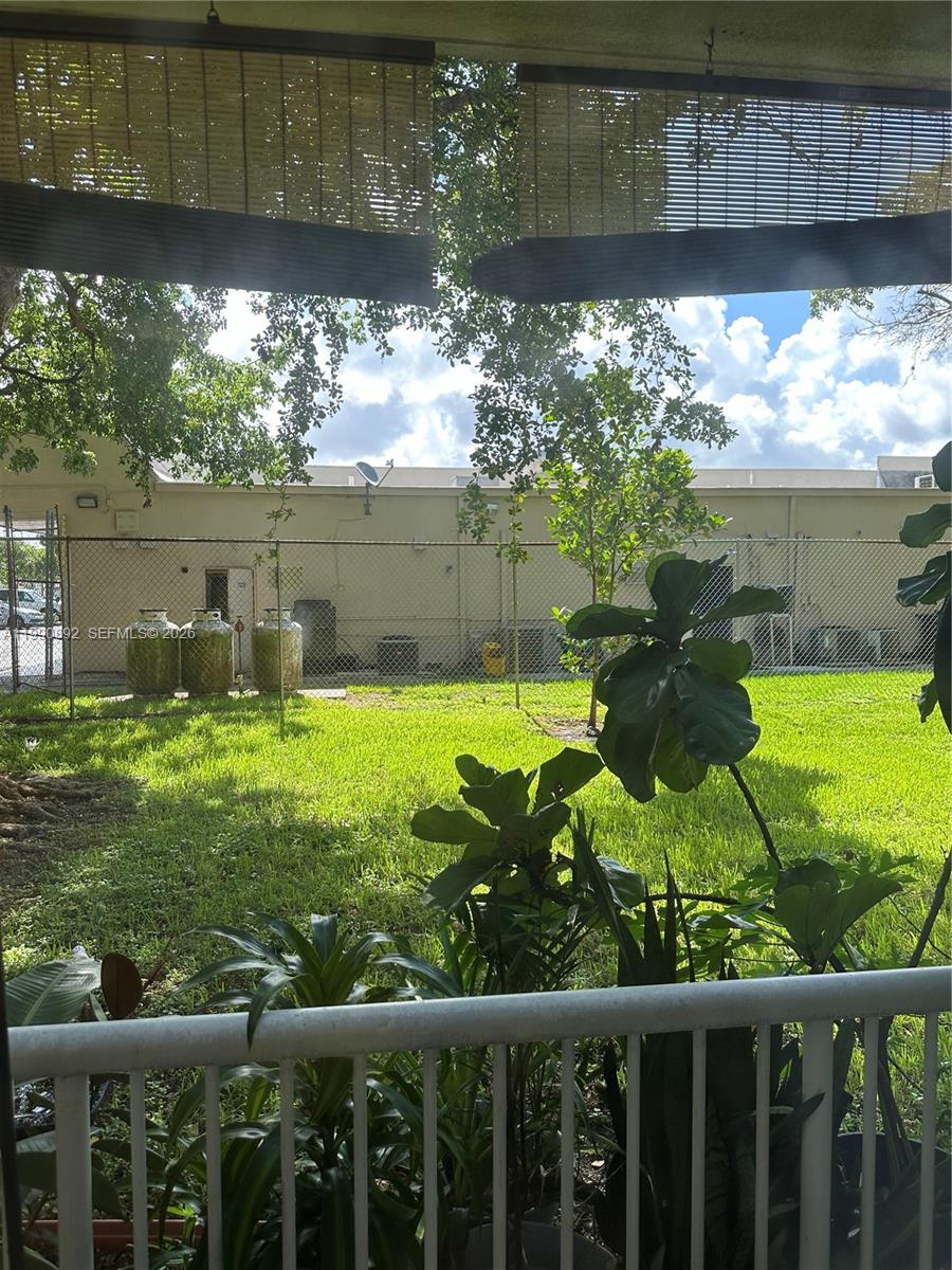 WILLOW WALK OF KENDALL CO - Residential