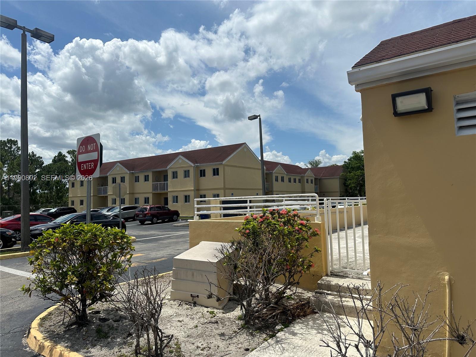 WILLOW WALK OF KENDALL CO - Residential