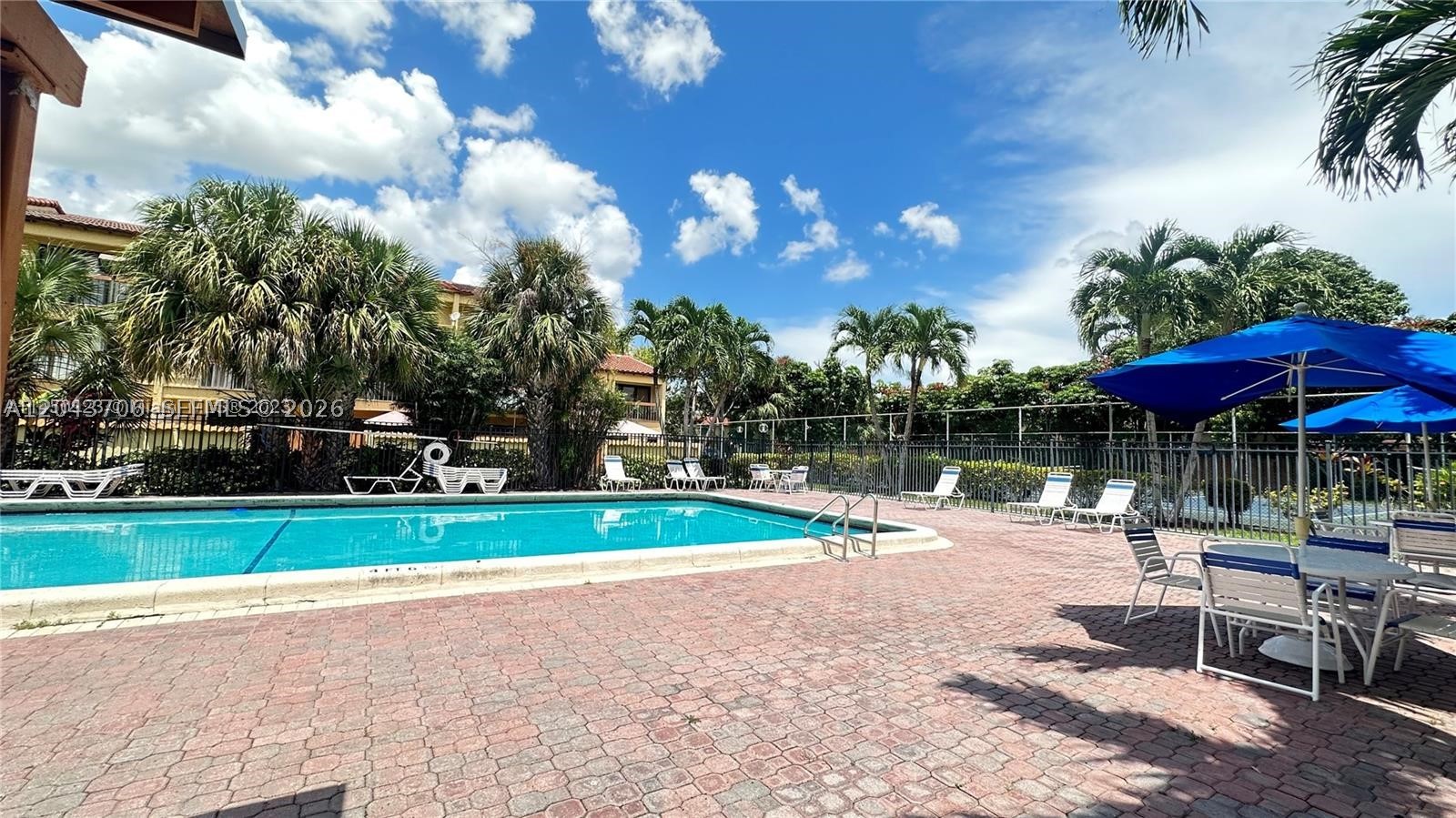 DEL RIO VILLAGE - Residential
