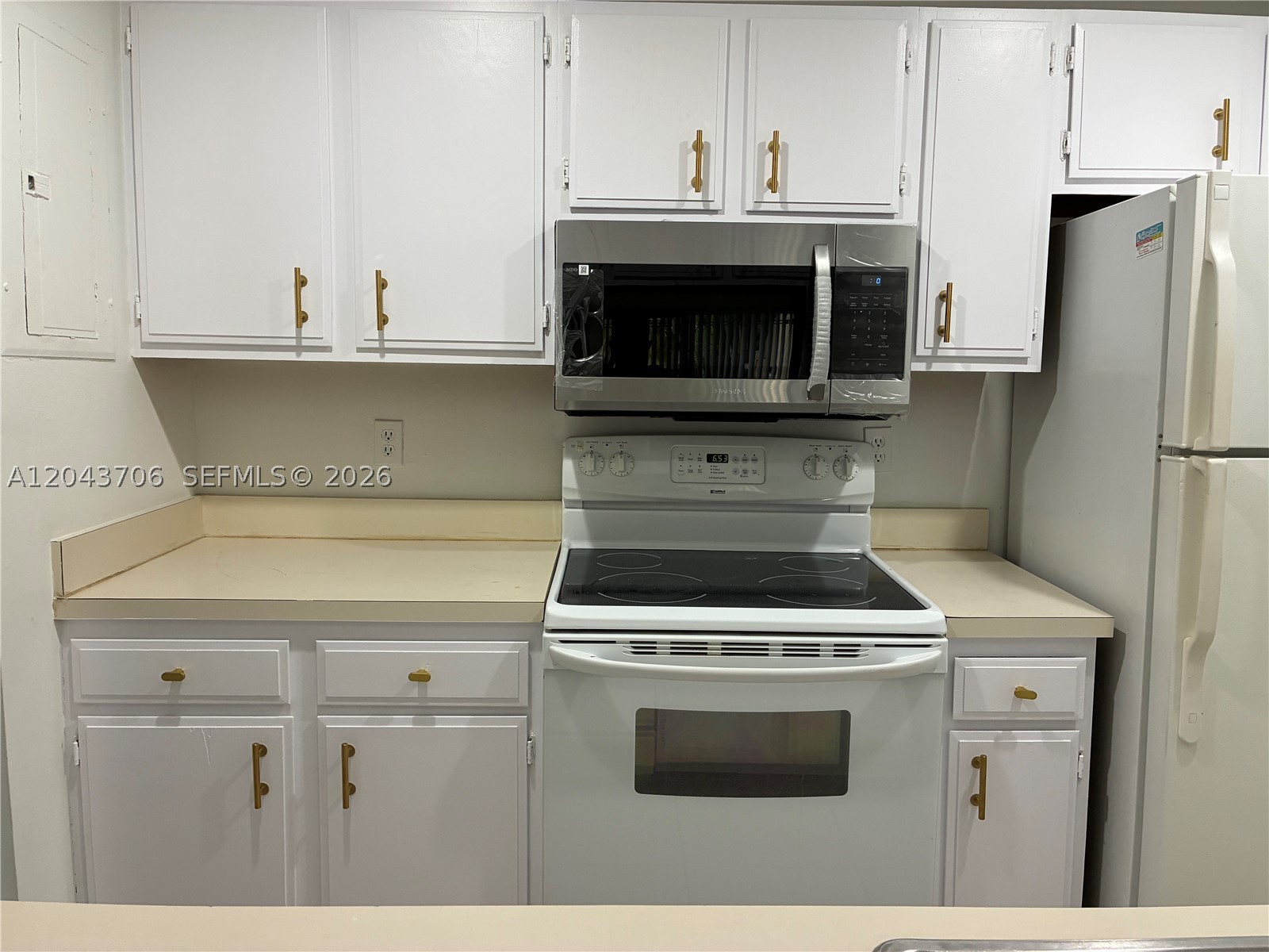 DEL RIO VILLAGE - Residential