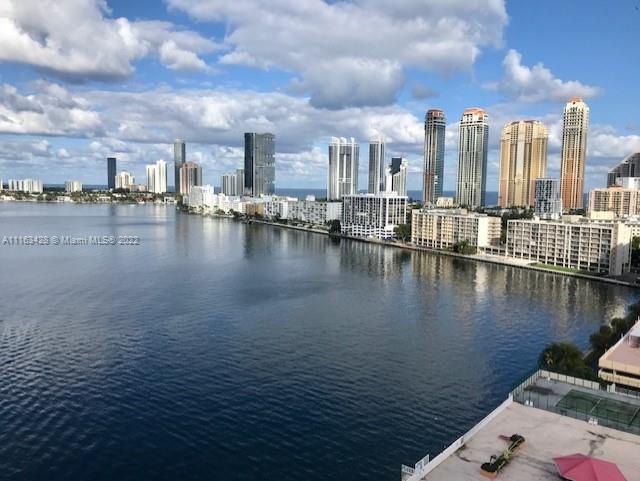 WINSTON TOWERS 500 CONDO - Residential