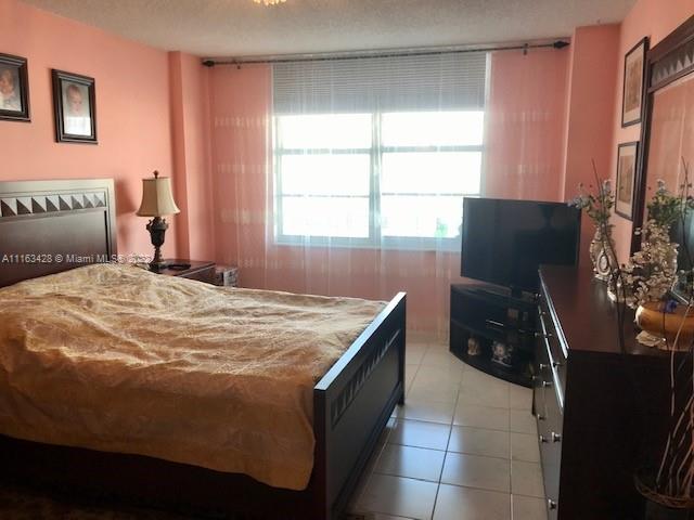 WINSTON TOWERS 500 CONDO - Residential