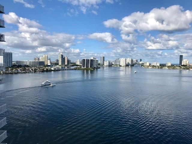 WINSTON TOWERS 500 CONDO - Residential
