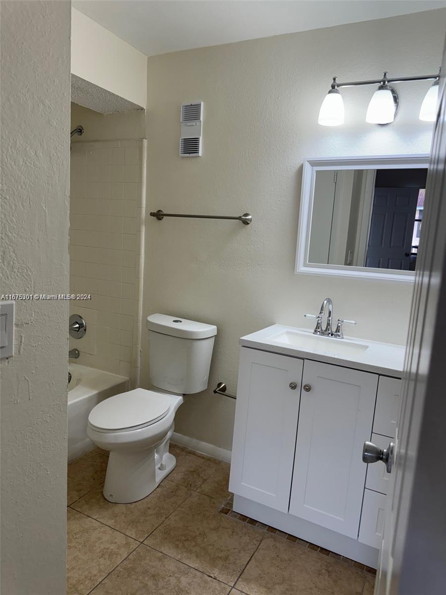 BISCAYNE BEACH CLUB CONDO - Residential Lease