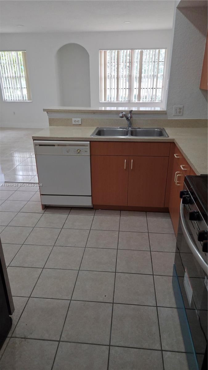 BELMONT AT NORTH LAUDERDA - Residential Lease