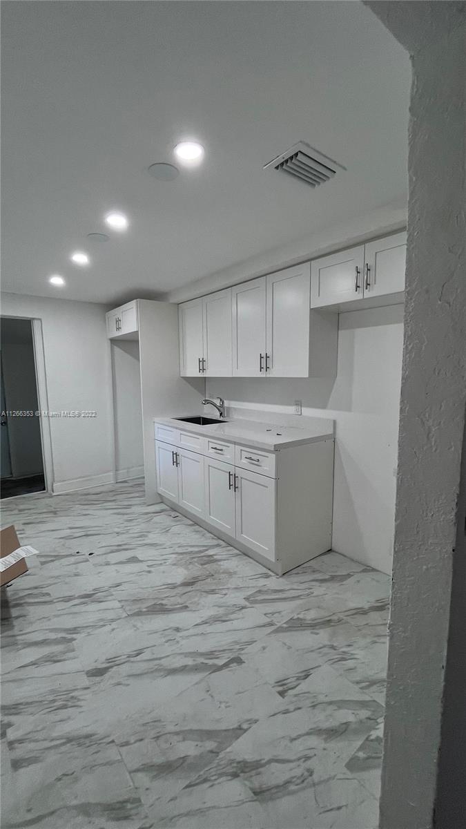 CAROLINDA PARK - Residential Income