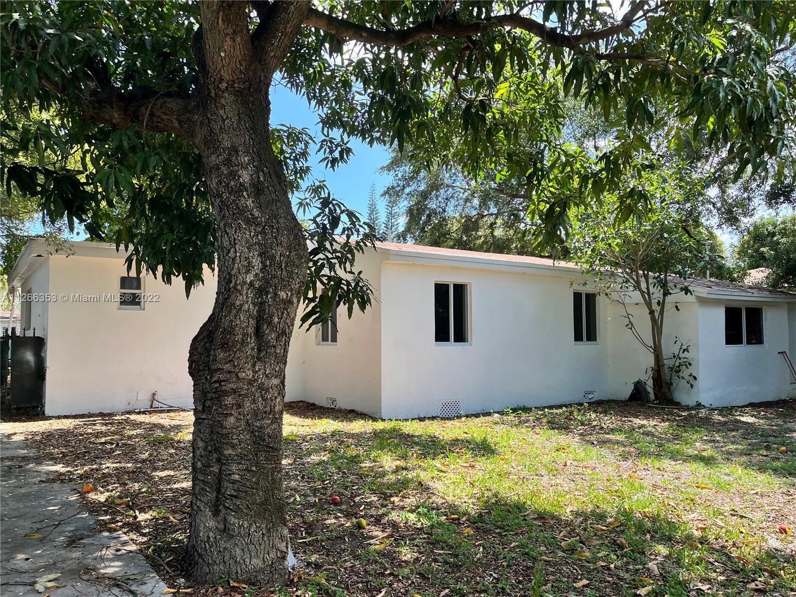 CAROLINDA PARK - Residential Income