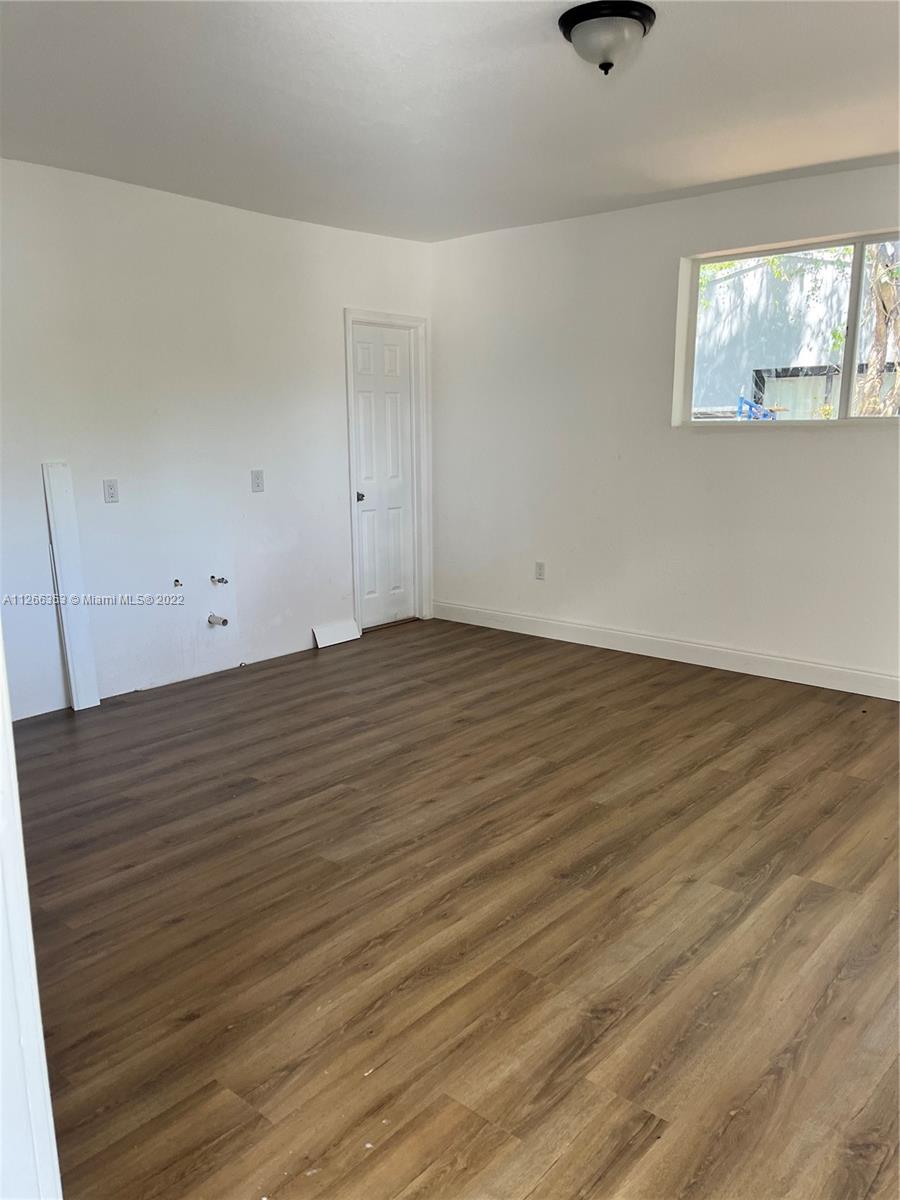 CAROLINDA PARK - Residential Income