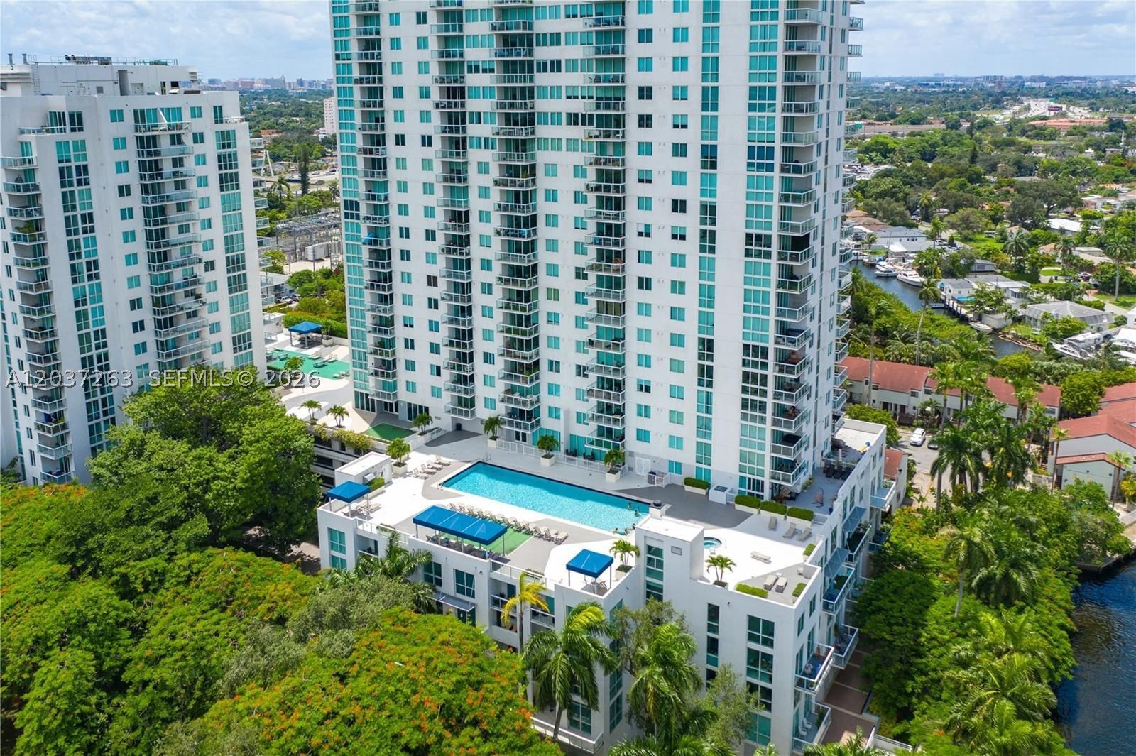 TERRAZAS RIVERPARK VILLAG - Residential Lease