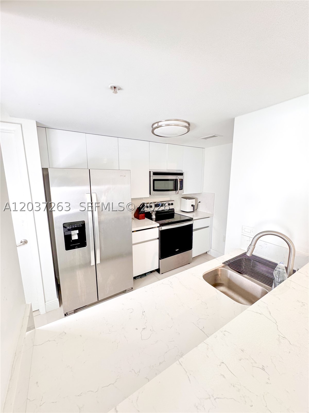 TERRAZAS RIVERPARK VILLAG - Residential Lease