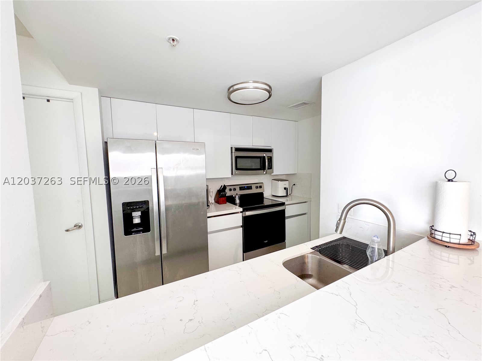 TERRAZAS RIVERPARK VILLAG - Residential Lease