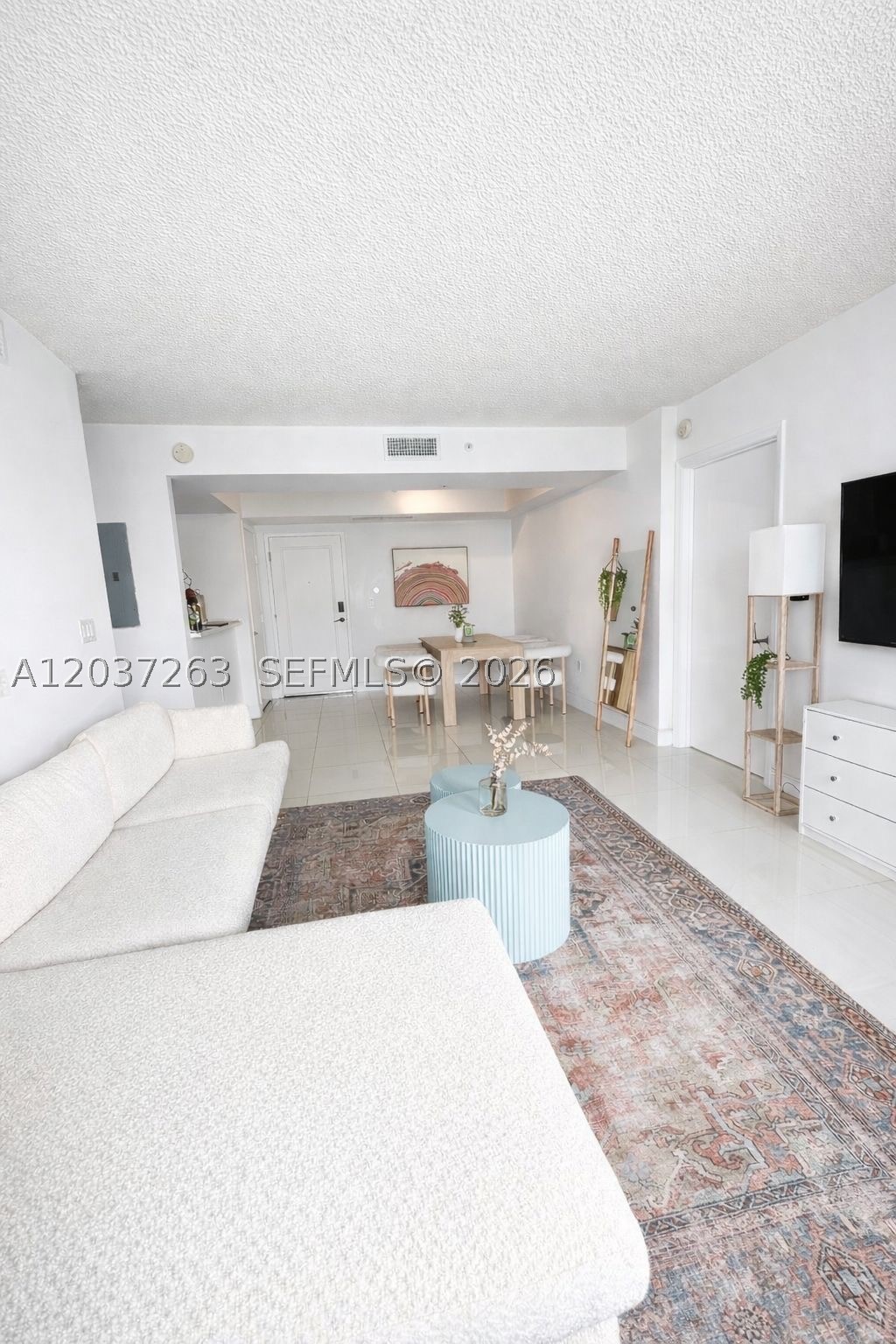 TERRAZAS RIVERPARK VILLAG - Residential Lease