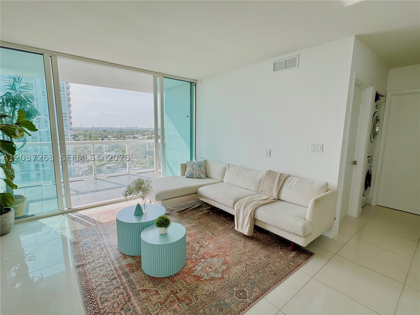 TERRAZAS RIVERPARK VILLAG - Residential Lease