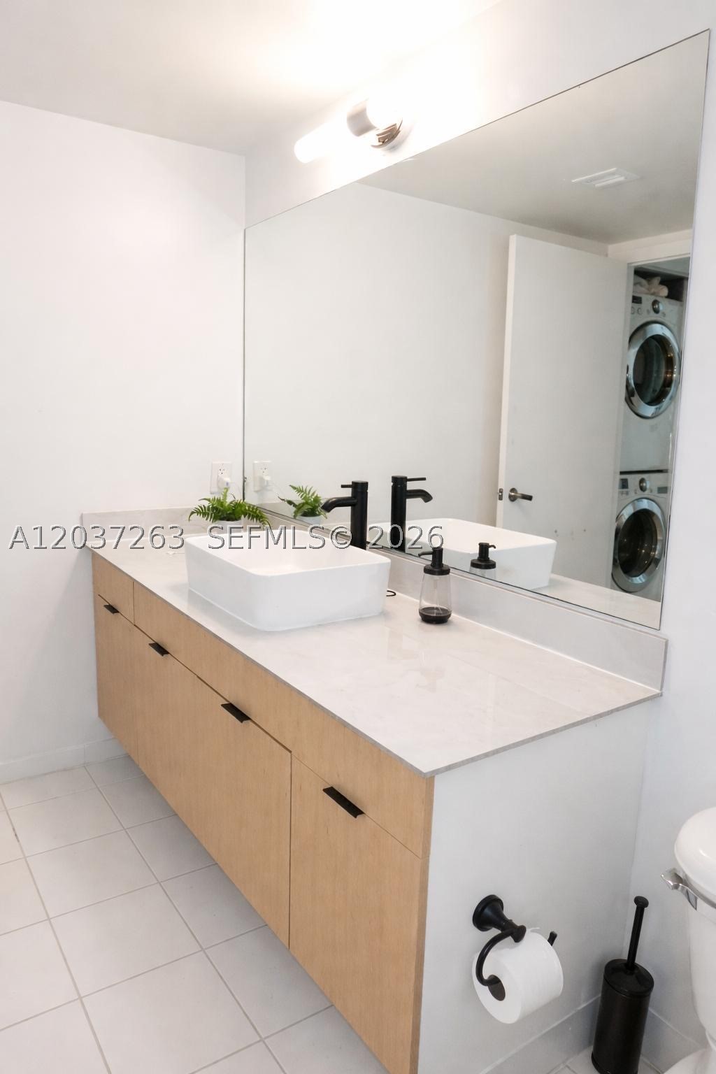 TERRAZAS RIVERPARK VILLAG - Residential Lease
