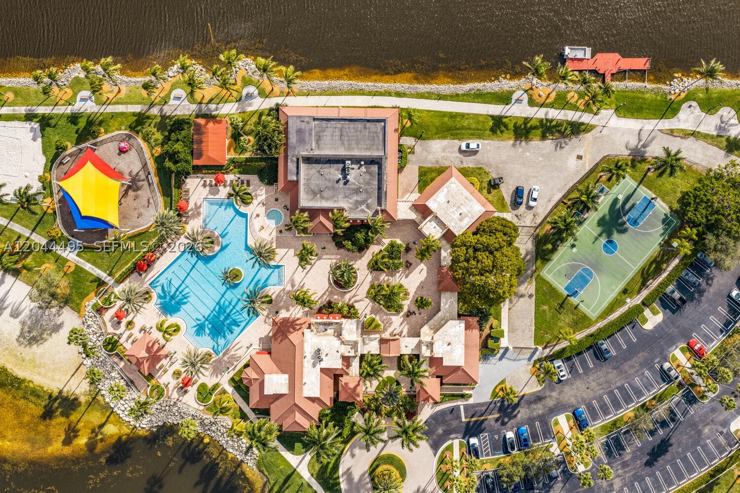 SUNSET LAKES PLAT ONE - Residential