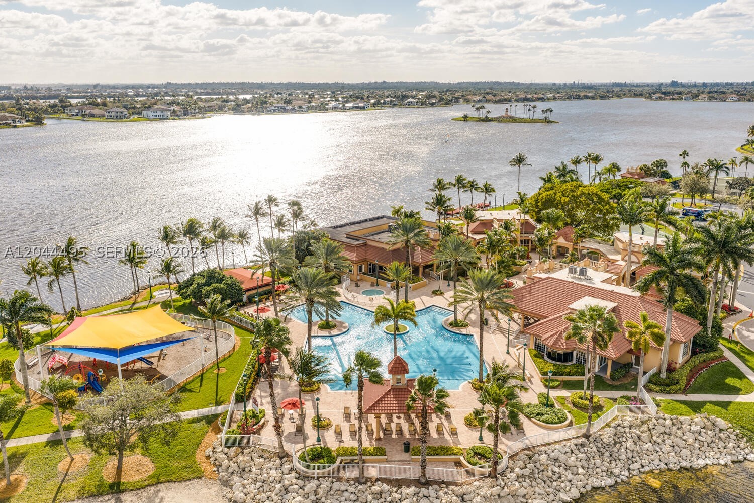 SUNSET LAKES PLAT ONE - Residential