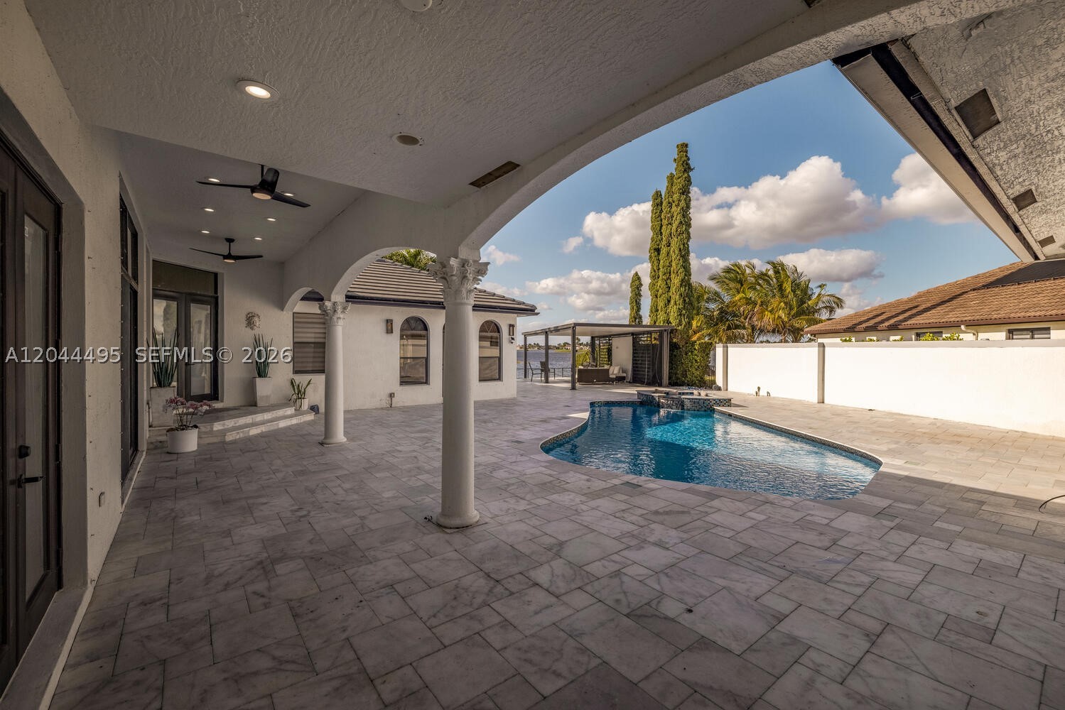 SUNSET LAKES PLAT ONE - Residential
