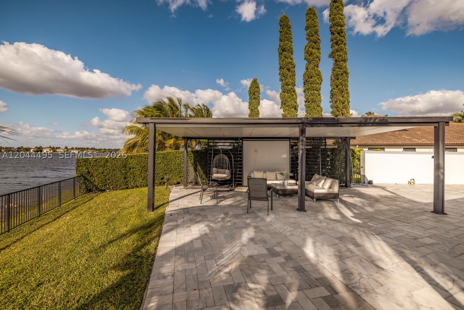 SUNSET LAKES PLAT ONE - Residential