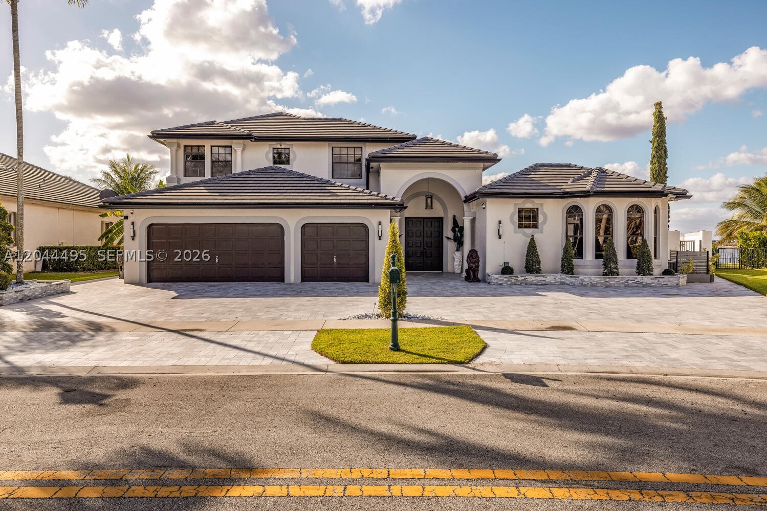 SUNSET LAKES PLAT ONE - Residential