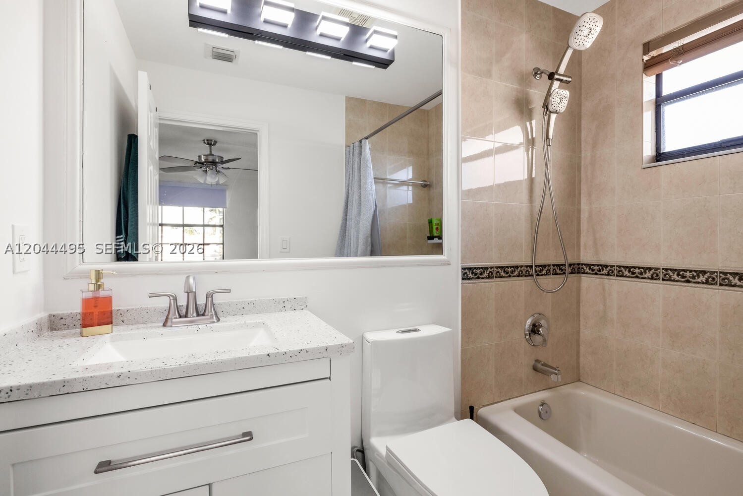 SUNSET LAKES PLAT ONE - Residential