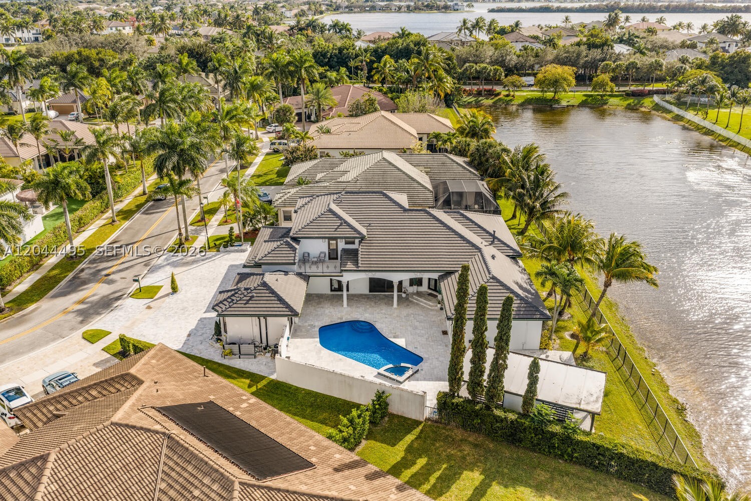 SUNSET LAKES PLAT ONE - Residential
