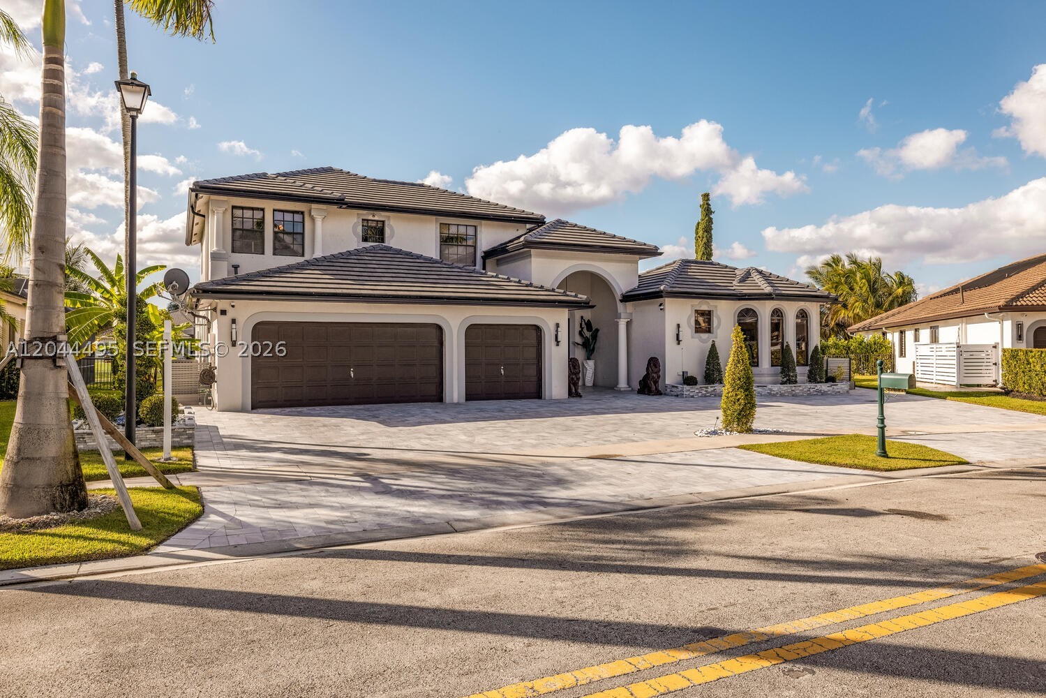 SUNSET LAKES PLAT ONE - Residential