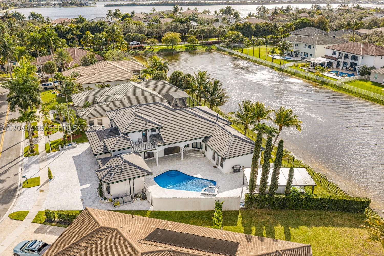 SUNSET LAKES PLAT ONE - Residential