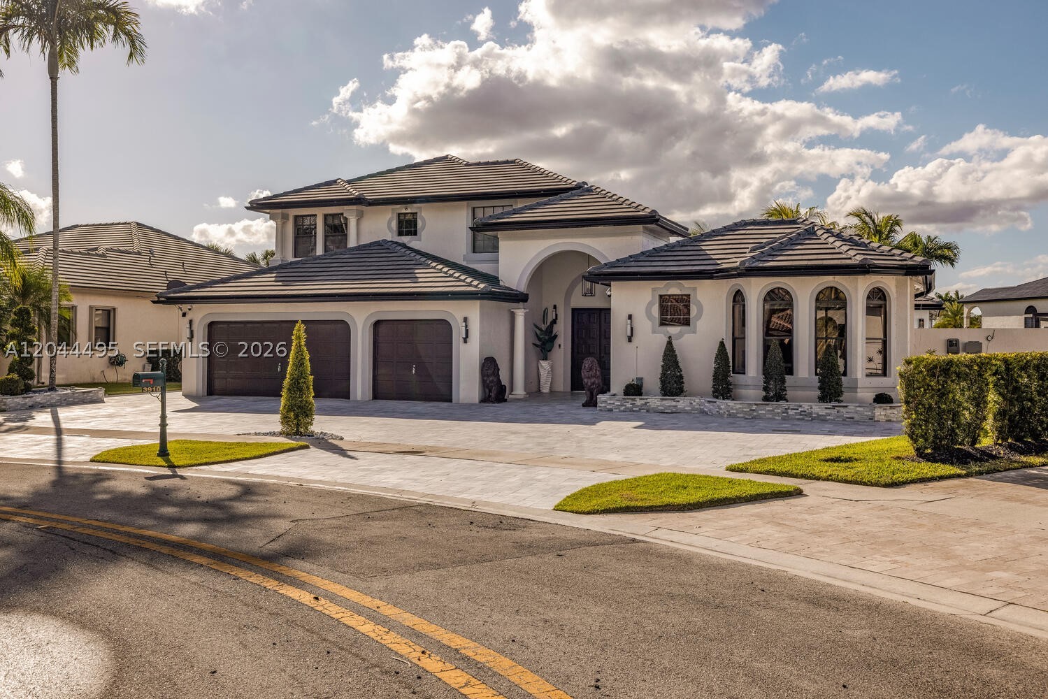SUNSET LAKES PLAT ONE - Residential
