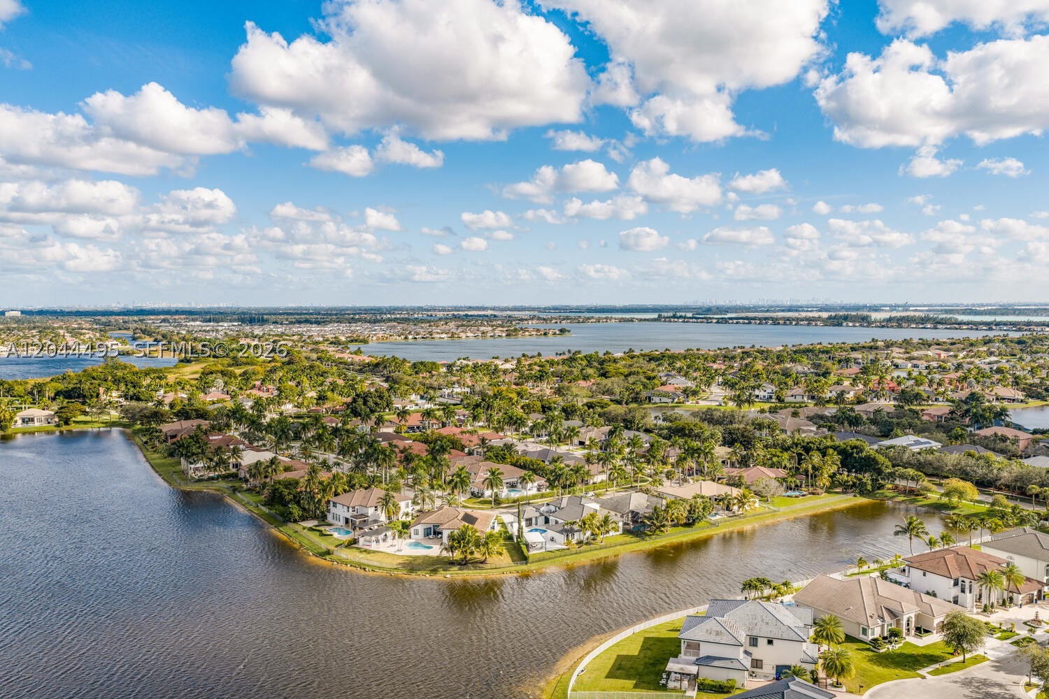 SUNSET LAKES PLAT ONE - Residential