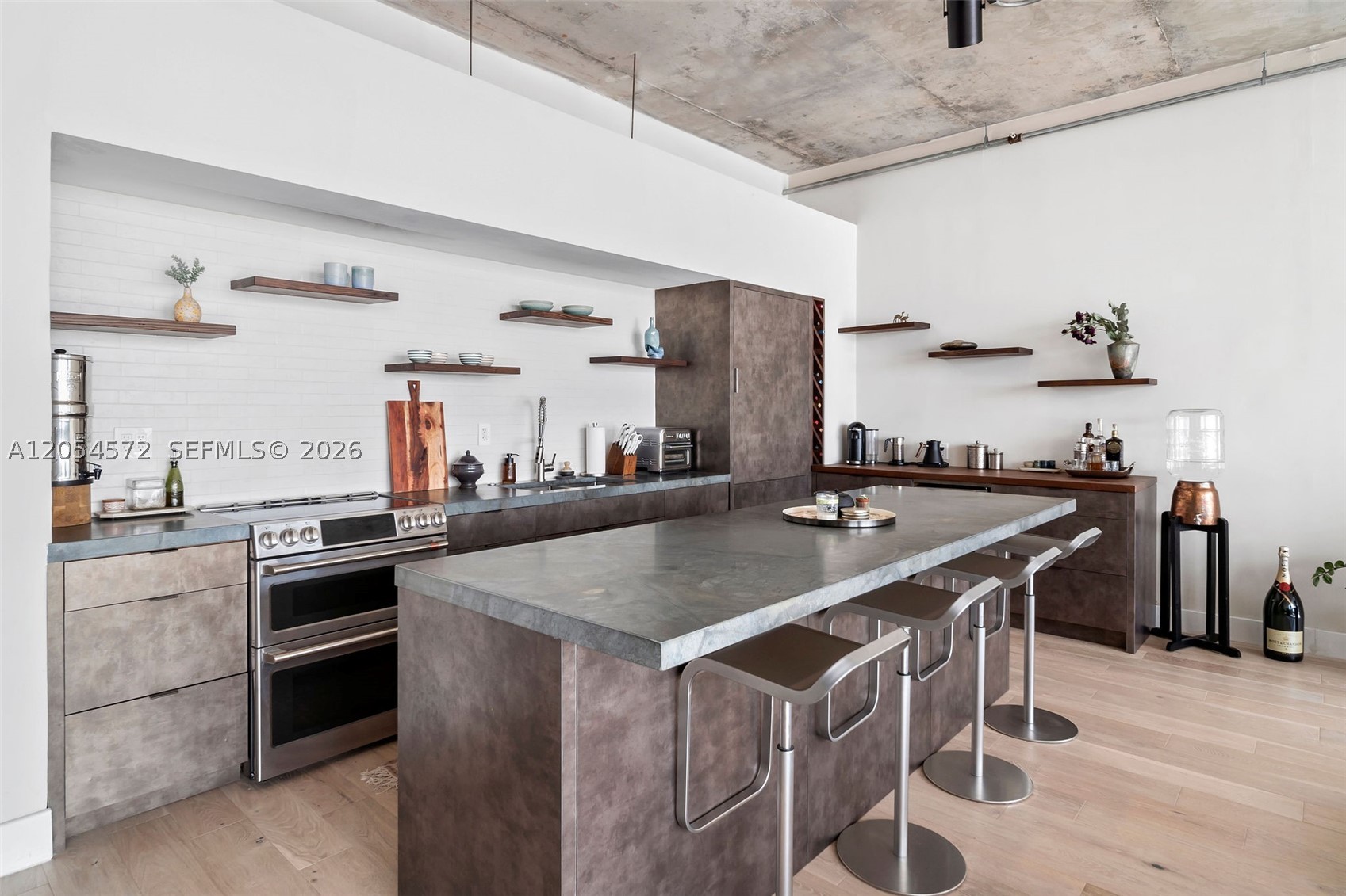 SPACE 01 CONDO - Residential Lease