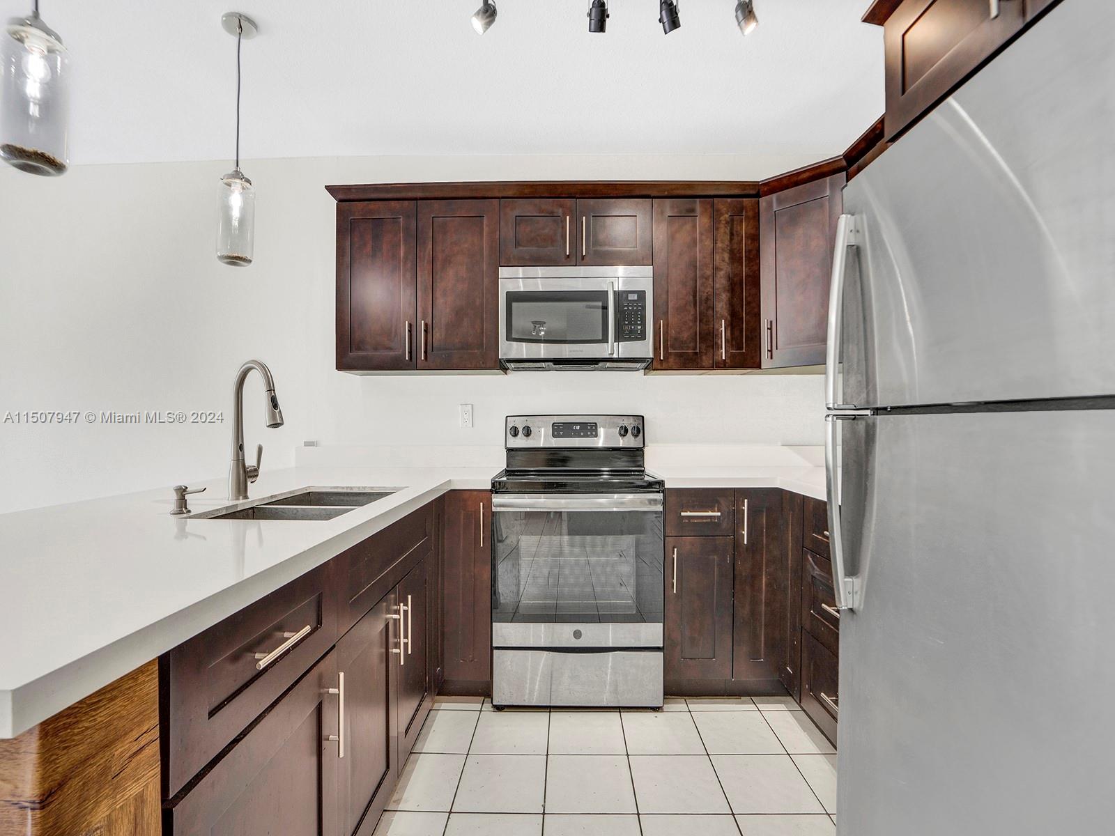 INDIES ISLAND - Residential Lease