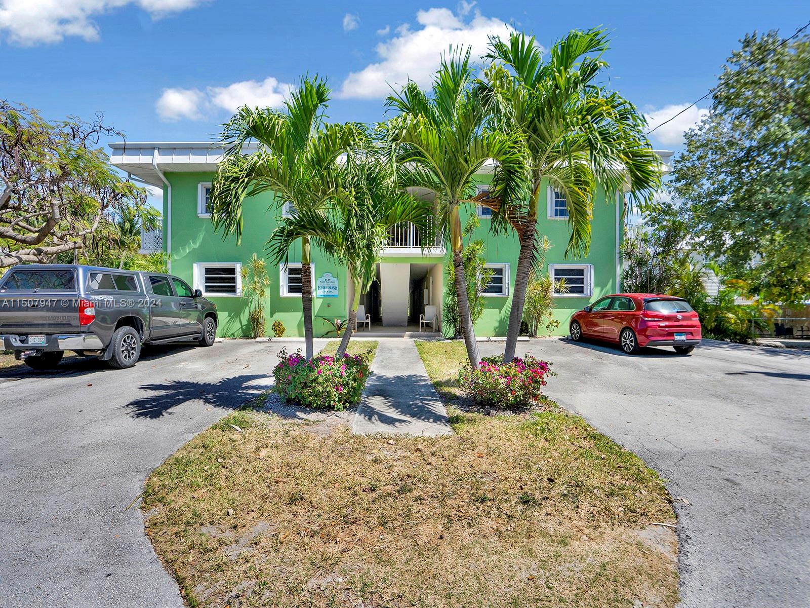 INDIES ISLAND - Residential Lease