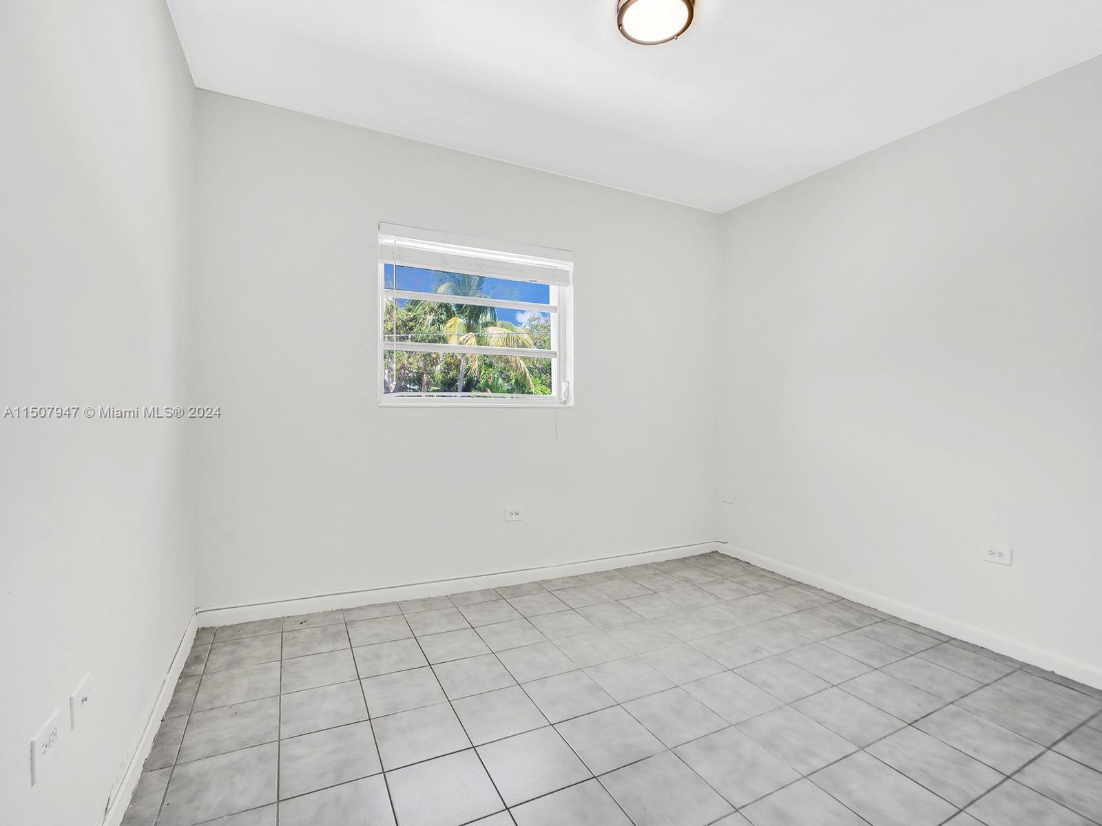 INDIES ISLAND - Residential Lease