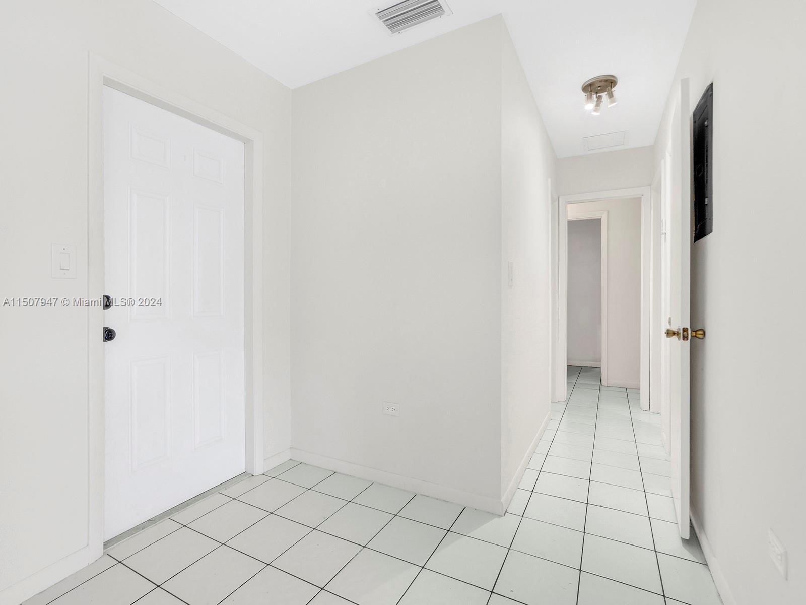 INDIES ISLAND - Residential Lease