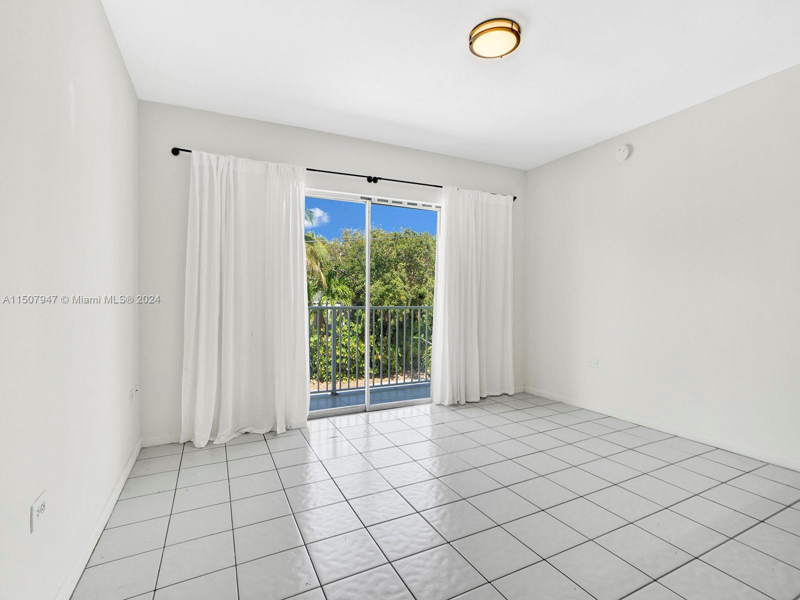 INDIES ISLAND - Residential Lease