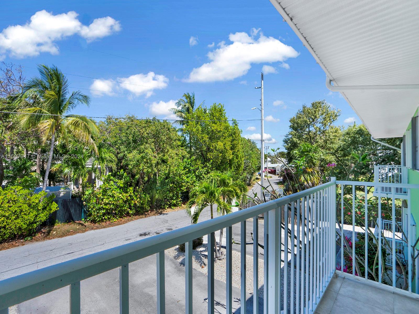 INDIES ISLAND - Residential Lease