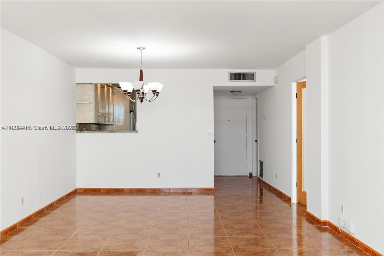 PLAZA TOWERS SOUTH CONDO - Residential