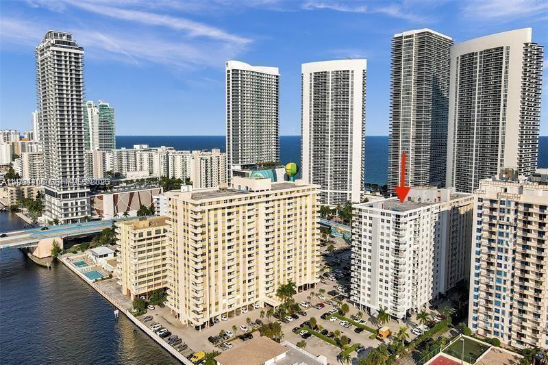PLAZA TOWERS SOUTH CONDO - Residential