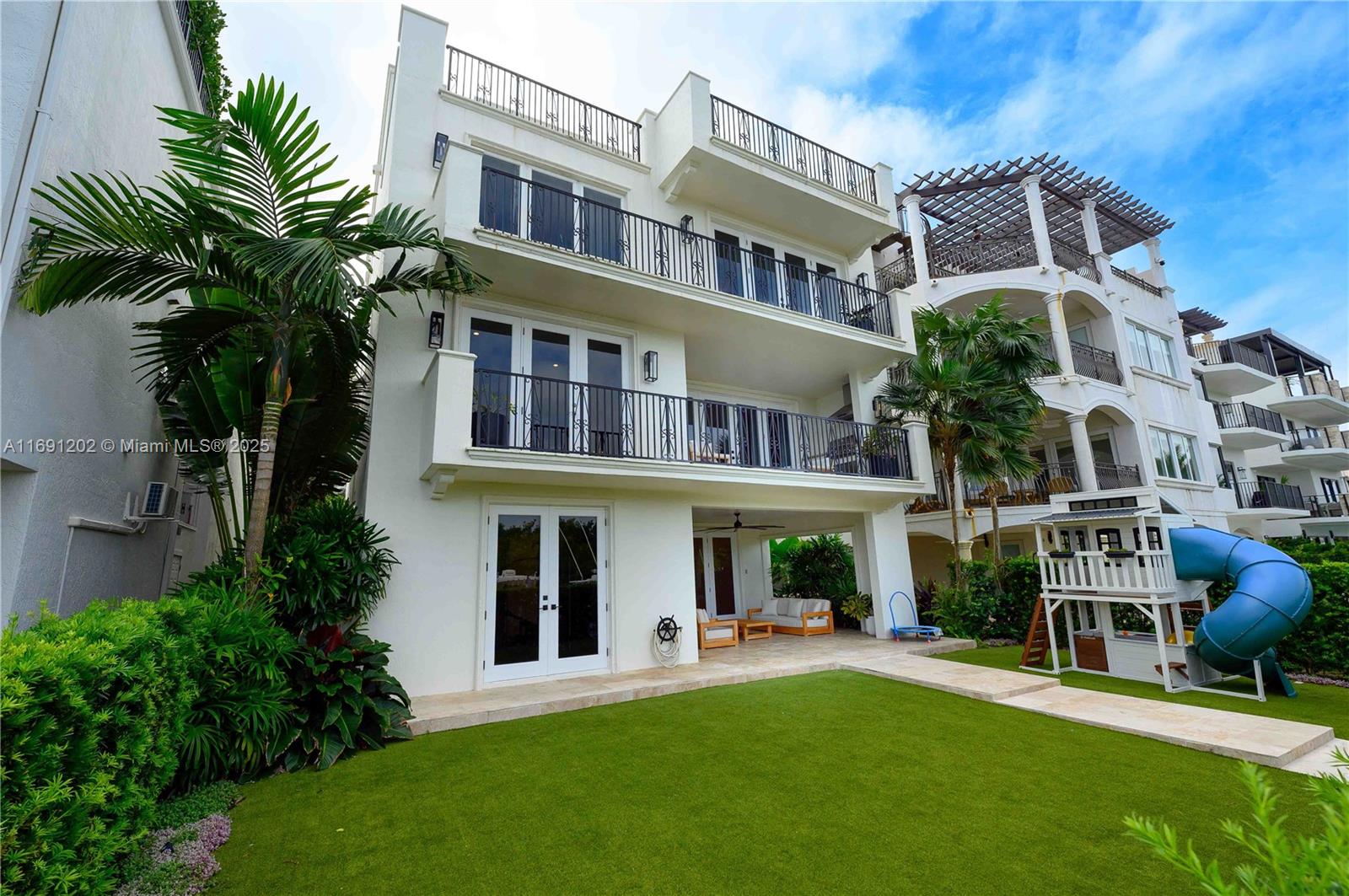 PARADISE POINT 1ST AMENDM - Residential