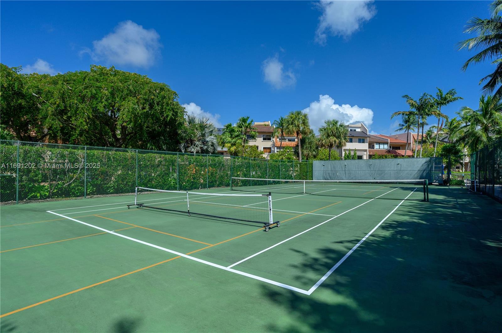 PARADISE POINT 1ST AMENDM - Residential