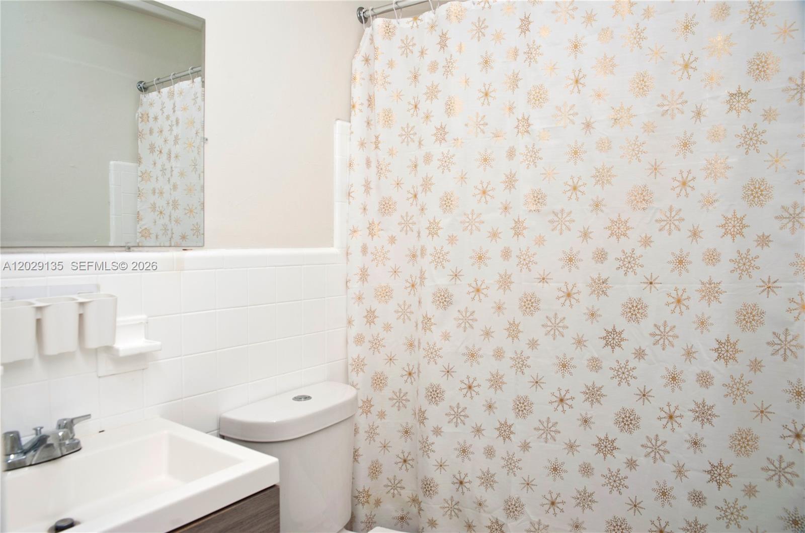 HOLLYWOOD LITTLE RANCHES - Residential Lease