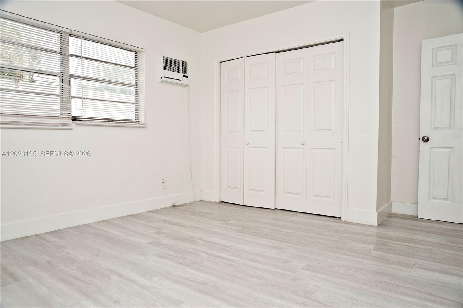 HOLLYWOOD LITTLE RANCHES - Residential Lease