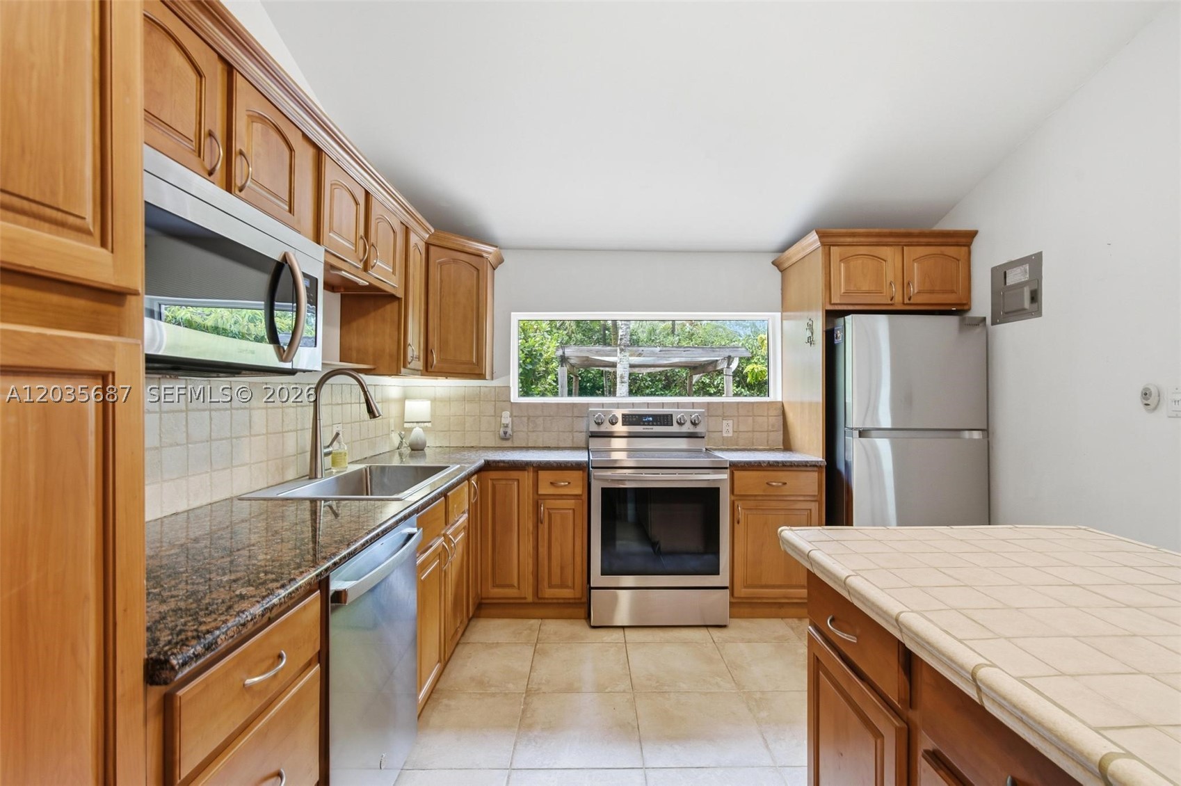 SILVER BLUFF EST SEC C - Residential