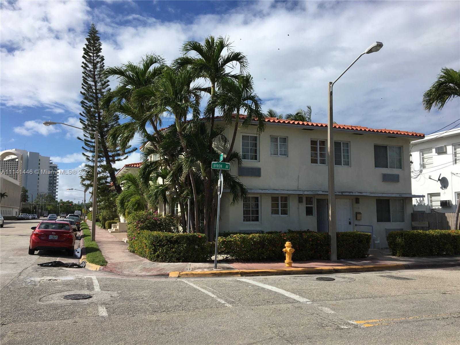 Spacious 1 bedroom 1 bath corner unit. 2 blocks from the Beach and parks! Great for investors. rented at $1400 per month. Tenant occupied please text me with the  day and time.